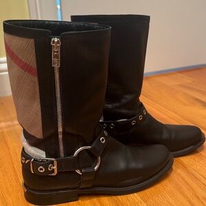 Burberry Black and Gray Women's Boots